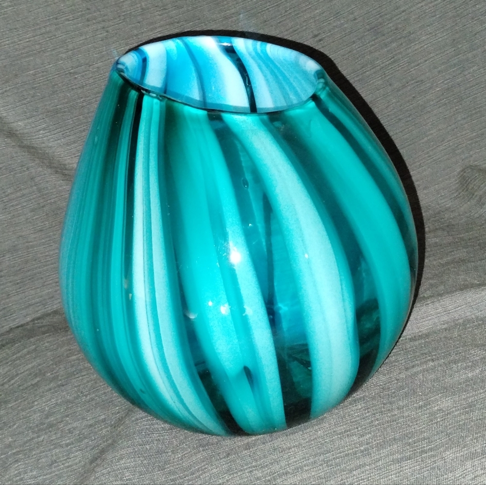 Antheopologie Tonal Lilith Glass Vase ~ Sold Out At Anthropologie, Stunning! - Picture 2 of 15